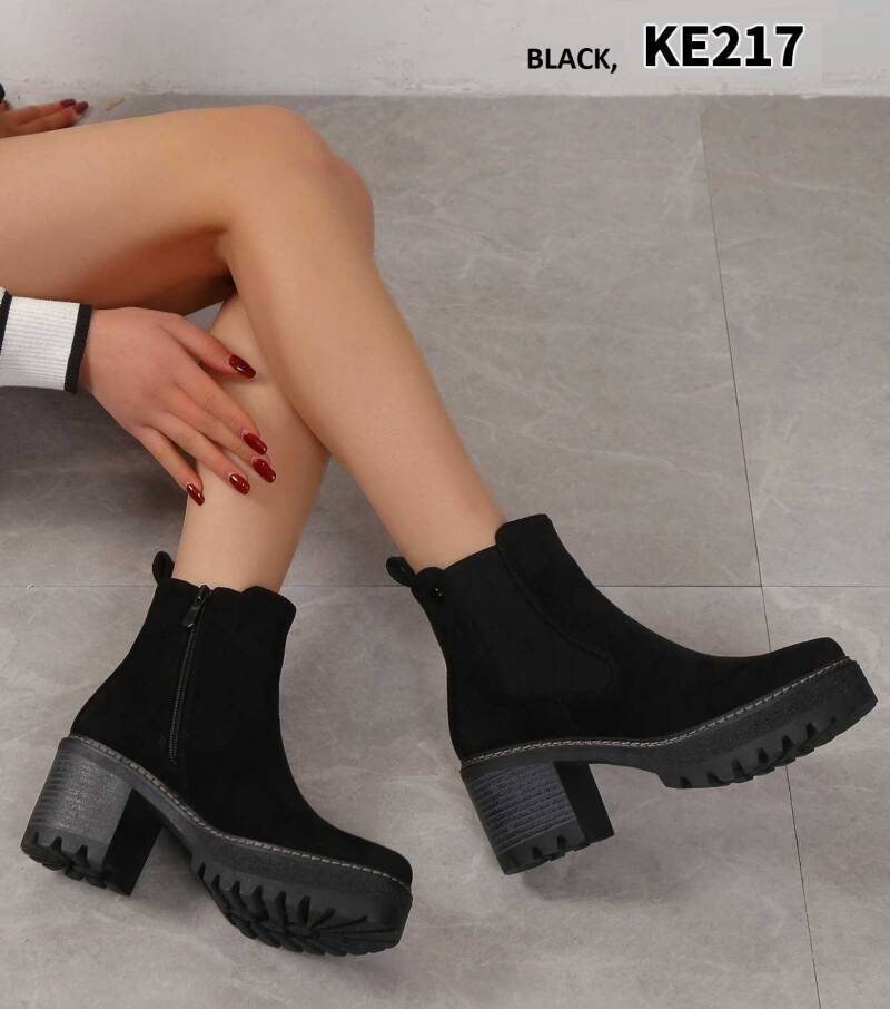 Botki damskie Roz 36-41/ 12 par